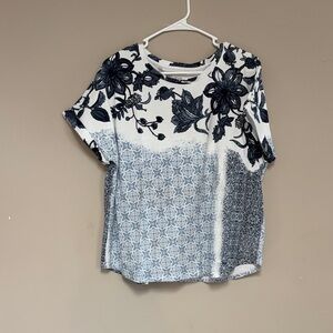 Appleseed's Blue and White Floral Short Sleeve Top